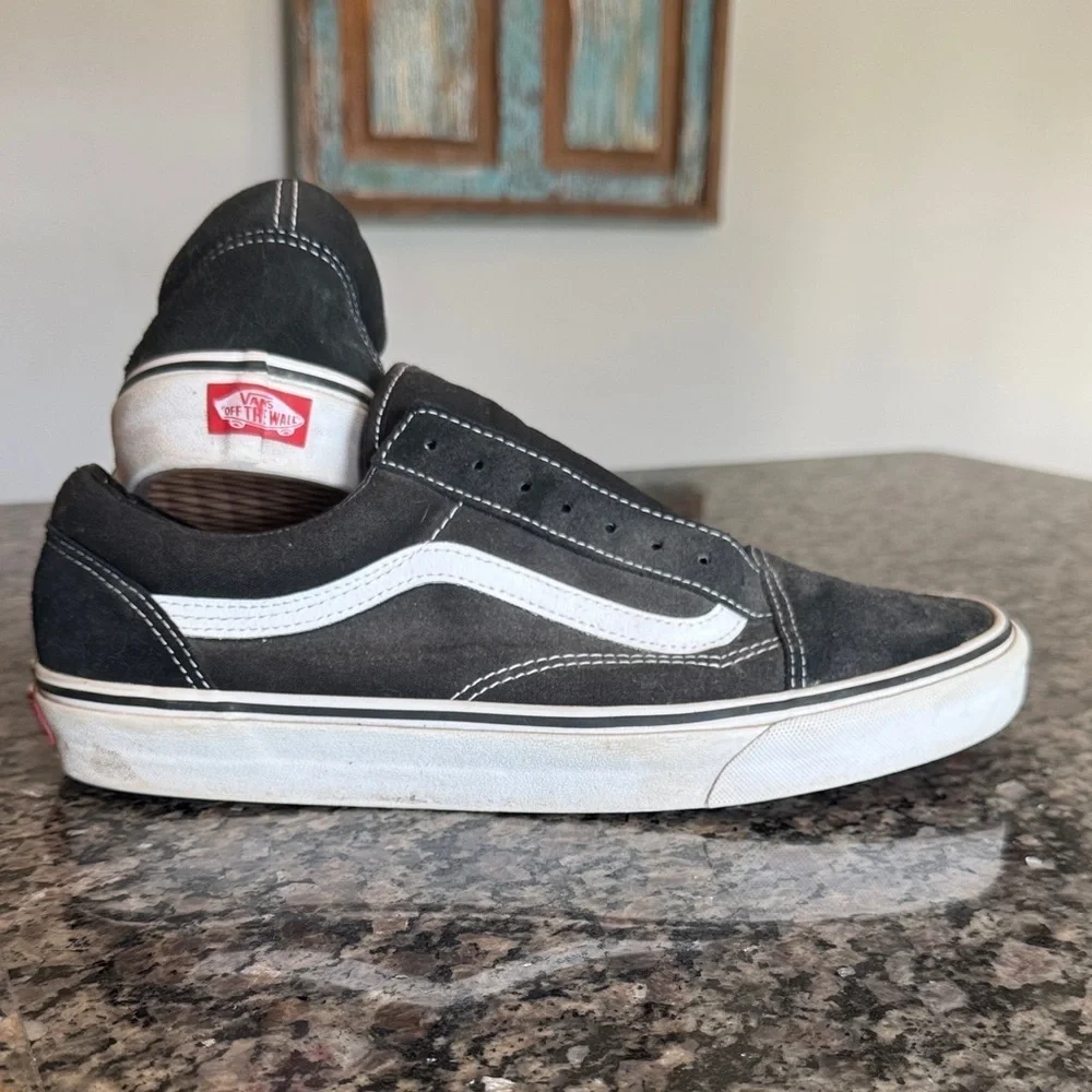 Vans Men's Black and White Sneakers EUC 11